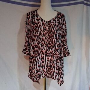 Leopard Print Women's Top Has Cute Out Sleeves That Are Also Flared Out.  Size L
